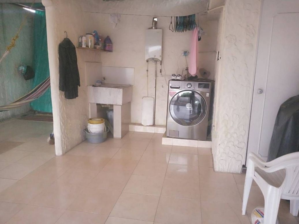 Casa de 6 alcobas en venta en Los Monjes, Bogotá, 360 m² · foto 16 de 18
