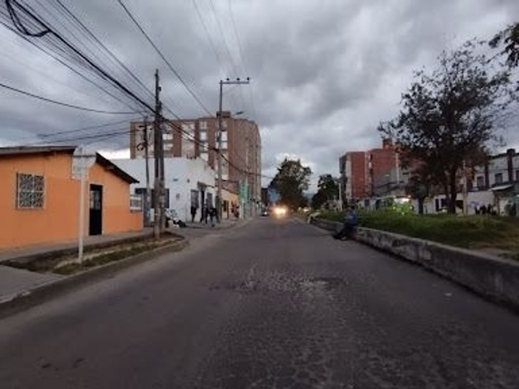 Casa de 6 alcobas en venta en La Giralda, Bogotá, 185 m² · foto 2 de 20