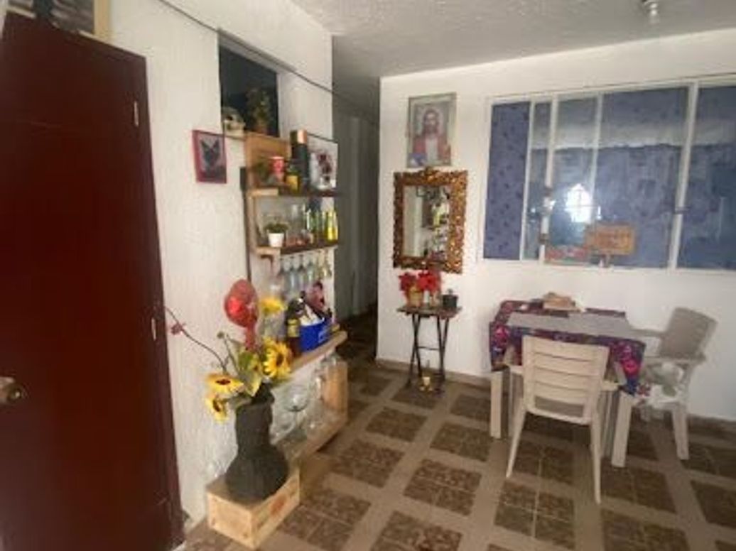 Casa de 7 alcobas en venta en Gran Granada, Bogotá, 161 m² · foto 3 de 14
