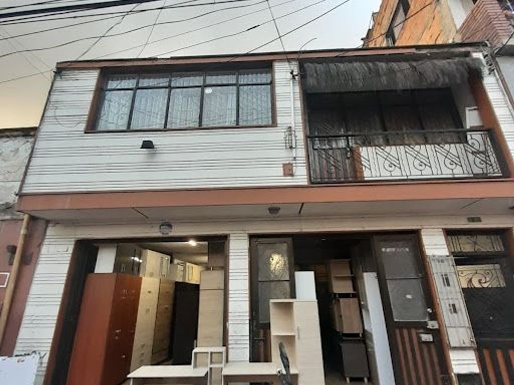 Casa de 3 alcobas en venta en Centenario, Bogotá, 570 m² · foto 2 de 20