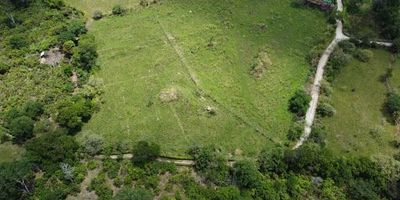 LOTE A1, Área 2.831 M2, ubicado sobre via principal en la vereda el alto guadual a 10  minutos del parque principal del municipio de Rivera, lote de uso urbano- residencial. 