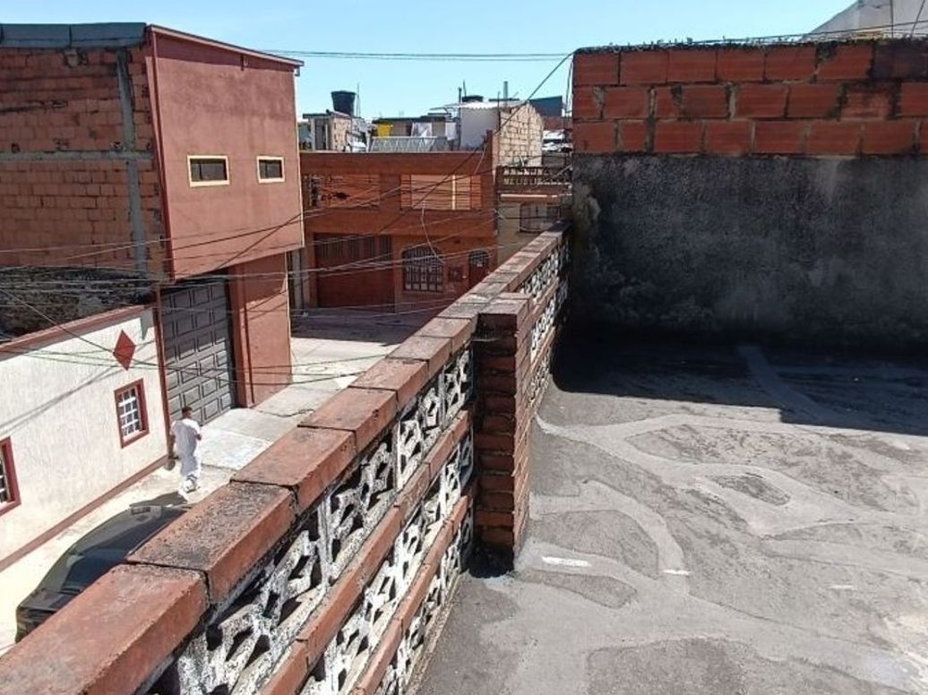 Casa de 7 alcobas en venta en El Real, Bogotá, 140 m² · foto 3 de 10