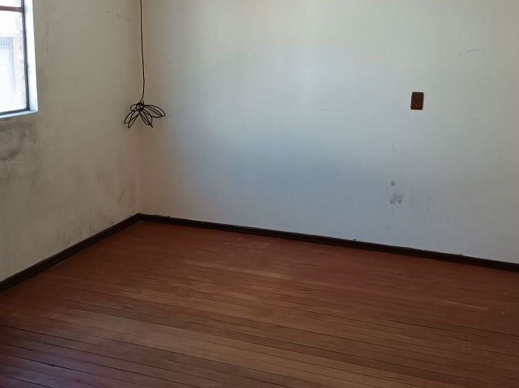 Casa de 7 alcobas en venta en El Real, Bogotá, 140 m² · foto 9 de 10