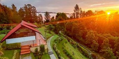 Lote en parcelación  es de 18 lotes, subiendo el Escobero a mano derecha cerca a Volta, colegio francés o el colegio hontanares, esta exento de peajes . Cuenta con portería diurna y portón eléctrico Cada metro es a $490.000 metro cuadrado. Lote 15 área 1.452  Lote 16 área  1.611 Lote 10 área  2.596