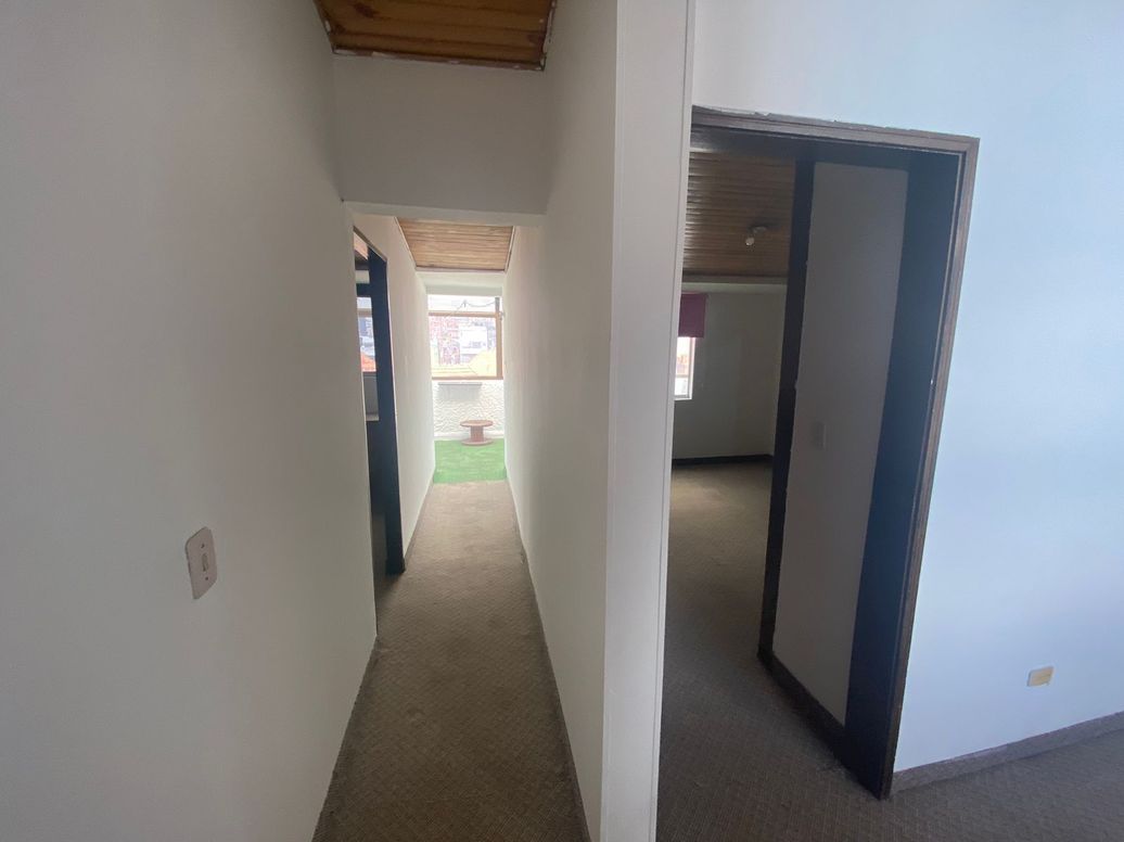 Apartamento de 4 alcobas en venta en Banco Central, Bogotá, 143 m² · foto 3 de 20
