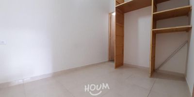 [ARR] ID HOUM: 102333

Entérate de todos los beneficios al arrendar con nosotros:
    • Asistencia e intermediación con el propietario
    • Firma tu contrato online
    • Arrienda sin burocracia, sin papeleos ni notarías

Departamento en arriendo, ubicado en el barrio San Felipe, con una superficie construida de 25.00 m² y superficie total de 25.00  m². 

Sus principales características son:

    • No amoblado
    • 1 dormitorio
    • 1 baño
    • Admite mascotas
    • Cocina tipo americana
    • Piso 4
    • Año de construcción: 2022
            
Si arriendas con nosotros, te brindamos asesoría personalizada durante todo el proceso.
        

Requisitos para arrendar con nosotros:

    • Arrienda sin codeudor*, fácil, rápido y seguro
    • Demuestra un ingreso mensual neto de al menos 2.5 veces el valor del arriendo (los ingresos mensuales se pueden complementar por las personas que vivirán en este inmueble)
    • Completa tu información básica y mándanos tus extractos bancarios o documentos que demuestren tus ingresos
    • No debes tener reportes negativos en centrales de crédito
        

IMPORTANTE:

    • Te invitamos a agendar una visita a esta propiedad
    • Si tienes alguna duda por favor puedes solicitar más información desde los portales como también contactarte directamente con nosotros
    
Más que una inmobiliaria, somos Houm.
*Aplican T&C