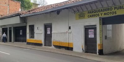 Cerca al Parque Simon Duque