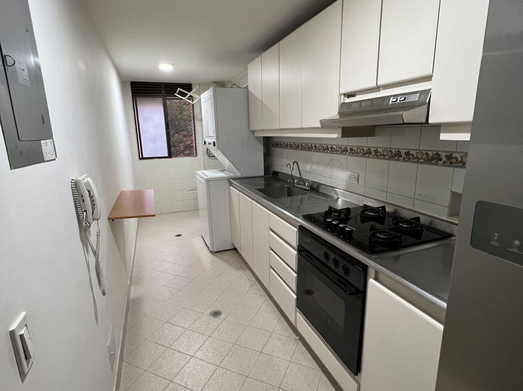 Apartamento de 3 alcobas en venta en San José Del Prado, Bogotá, 111 m² · foto 10 de 15