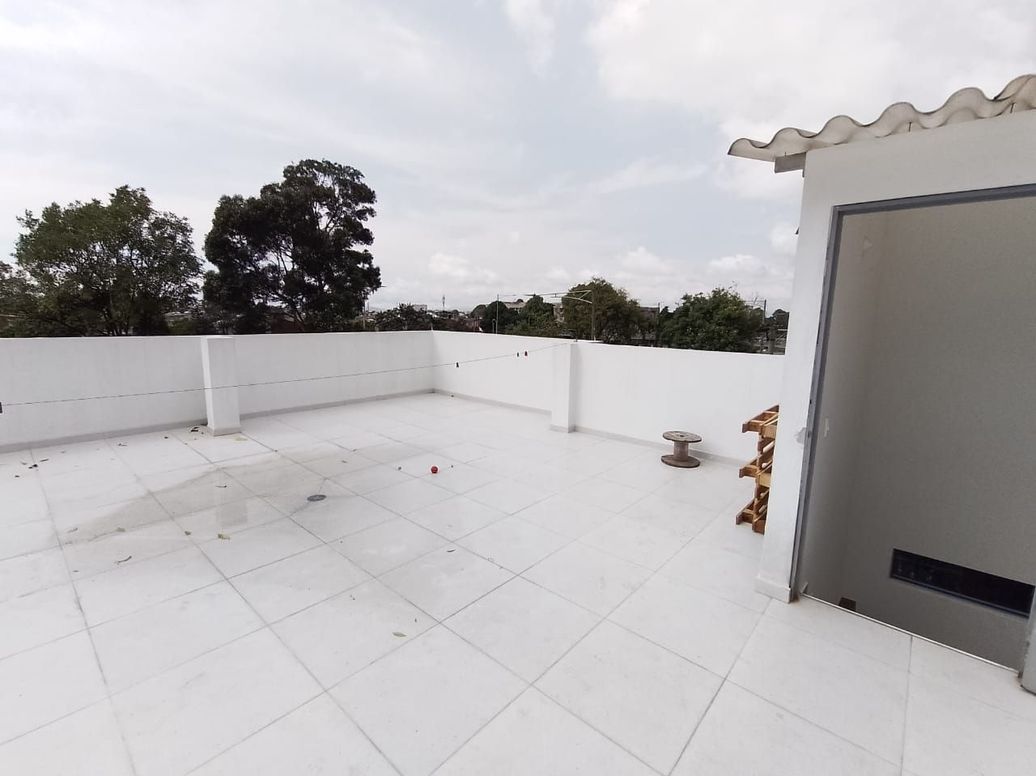 Casa de 7 alcobas en venta en Bogotá, Bogotá, 390 m² · foto 8 de 17