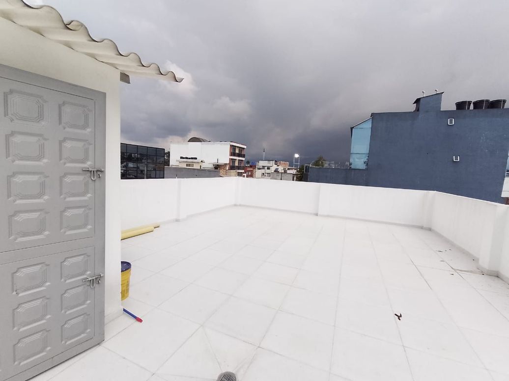Casa de 7 alcobas en venta en Bogotá, Bogotá, 390 m² · foto 13 de 17