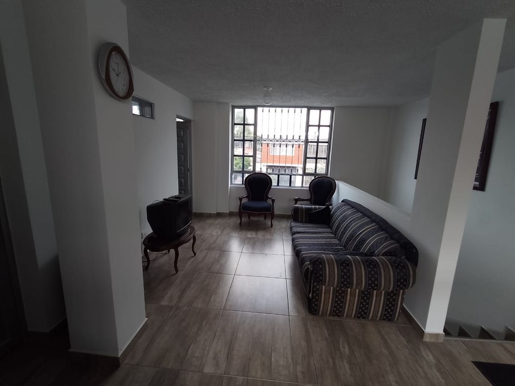 Casa de 7 alcobas en venta en Bogotá, Bogotá, 390 m² · foto 6 de 17