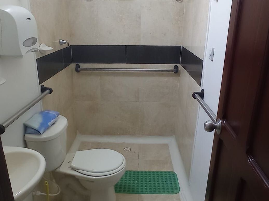 Casa de 10 alcobas en venta en Ub. Techo Bavaria, Bogotá, 340 m² · foto 17 de 20
