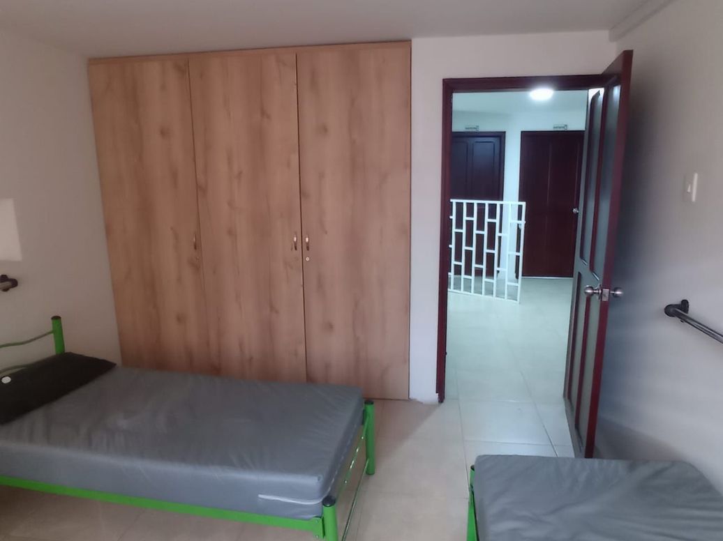 Casa de 10 alcobas en venta en Ub. Techo Bavaria, Bogotá, 340 m² · foto 19 de 20