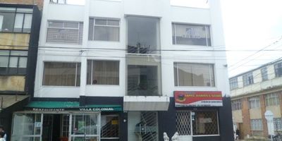 Excelentes oficinas ideal para el sector de la salud aunque sus espacios permiten la gestión de cualquier tipo de actividad comercial, dos pisos (piso 2 y 3). Espacios para consultorios, laboratorios, administración. Salón de capacitación. Recepción.