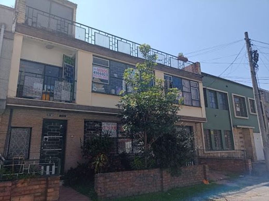 Casa de 7 alcobas en venta en Gran América, Bogotá, 325 m² · foto 2 de 20