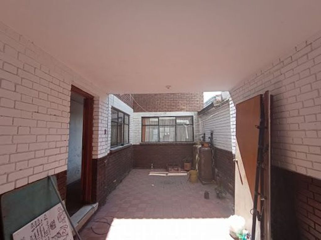 Casa de 7 alcobas en venta en Gran América, Bogotá, 325 m² · foto 5 de 20
