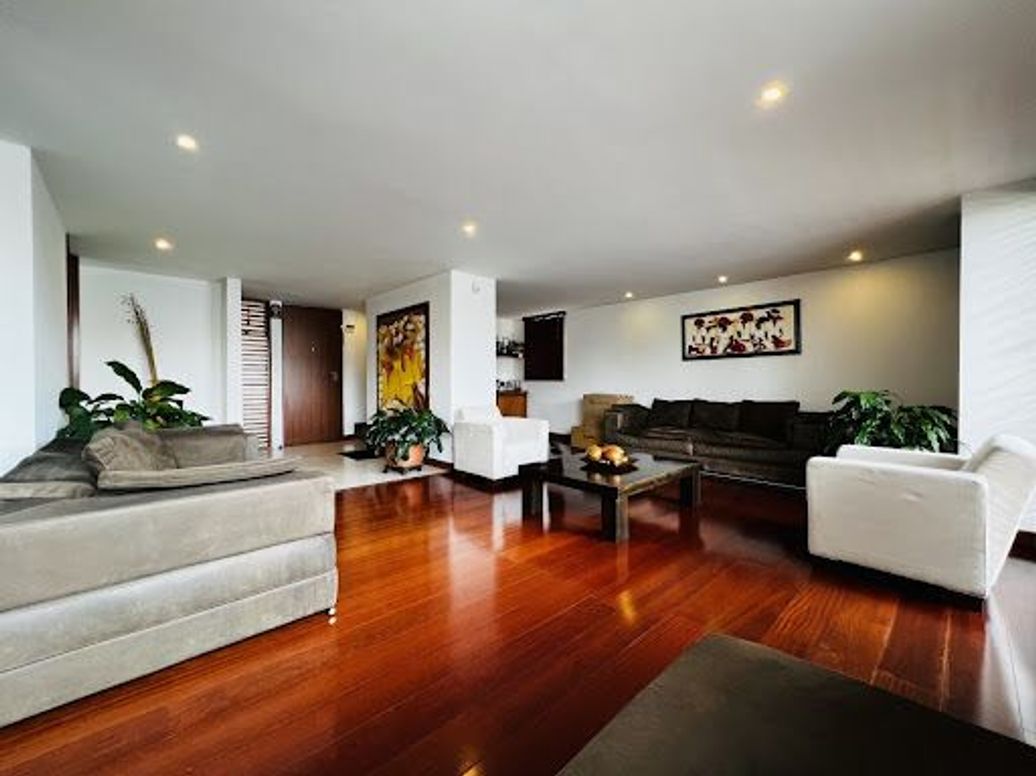 Casa de 4 alcobas en venta en Ciudad Salitre, Bogotá, 316 m² · foto 3 de 20