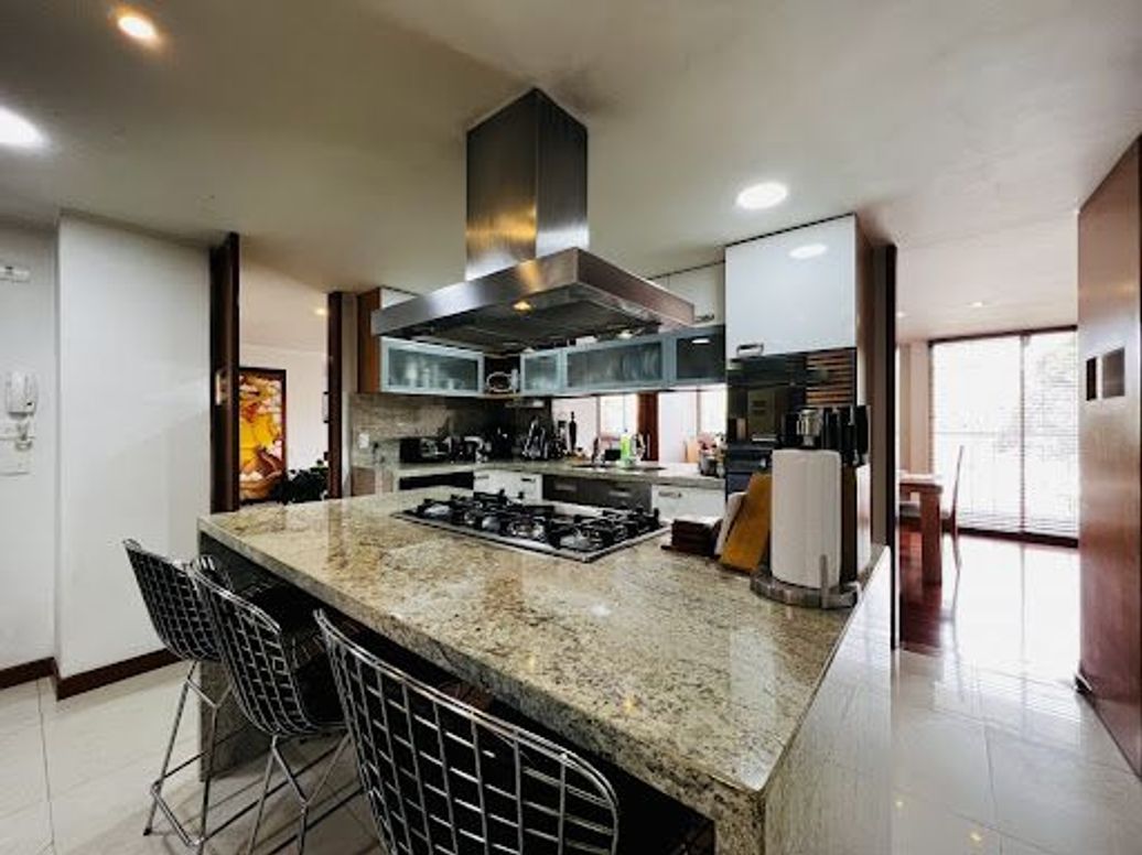 Casa de 4 alcobas en venta en Ciudad Salitre, Bogotá, 316 m² · foto 6 de 20
