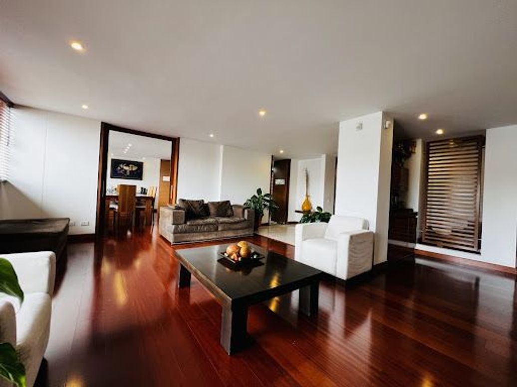Casa de 4 alcobas en venta en Ciudad Salitre, Bogotá, 316 m² · foto 2 de 20