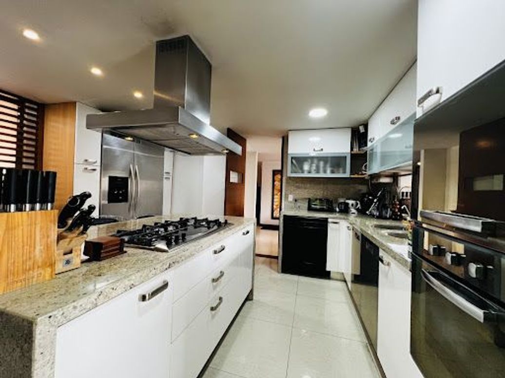 Casa de 4 alcobas en venta en Ciudad Salitre, Bogotá, 316 m² · foto 7 de 20