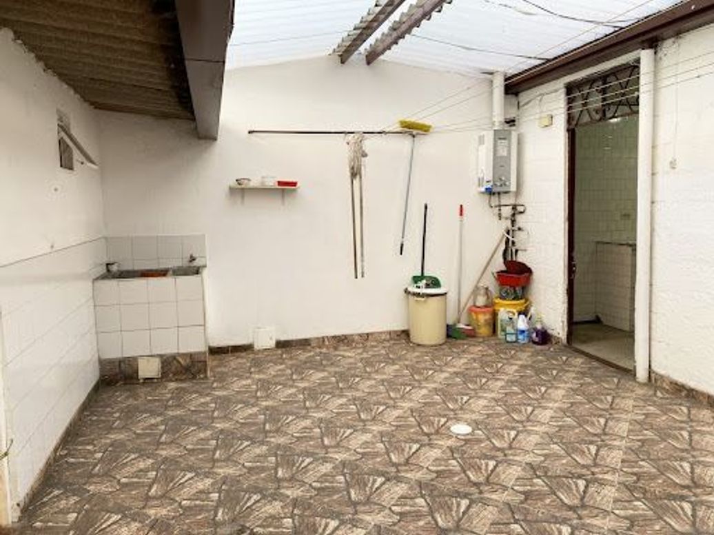 Casa de 5 alcobas en venta en Ciudad Kennedy Central, Bogotá, 114 m² · foto 17 de 20