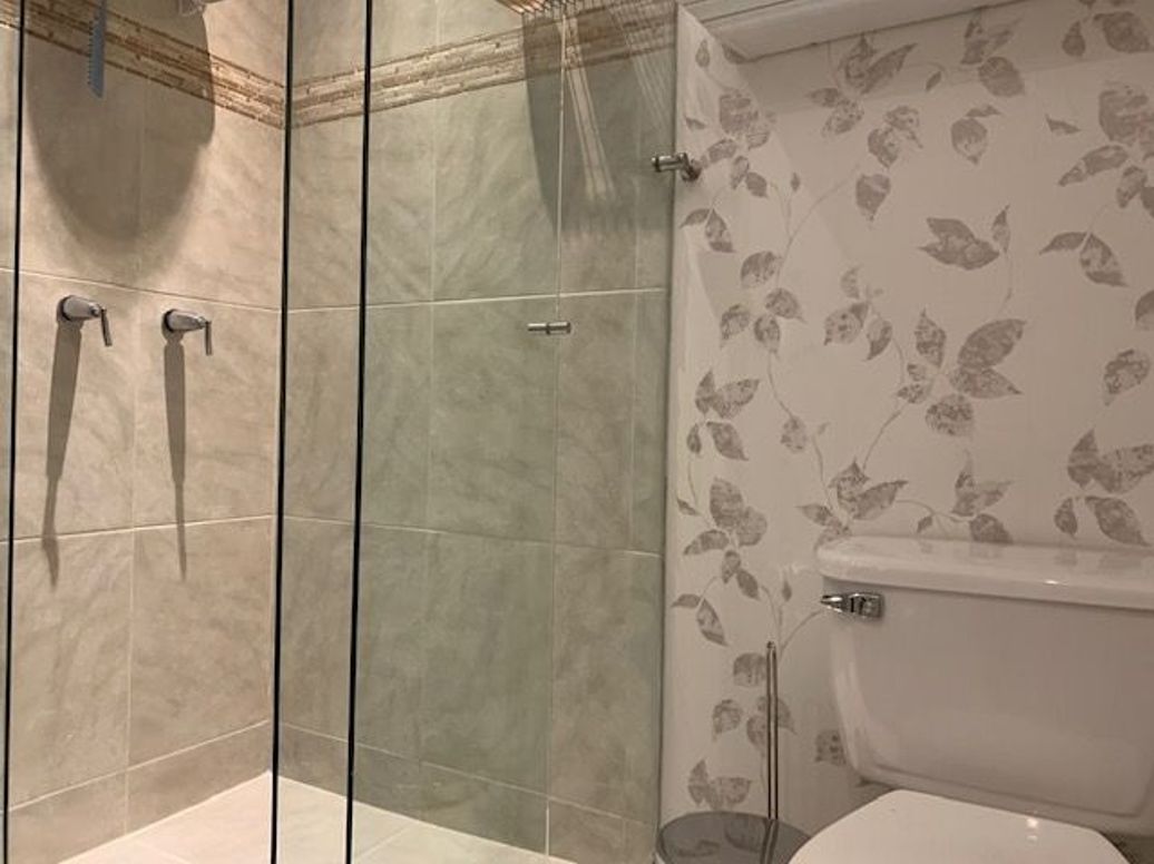 Apartamento de 3 alcobas en venta en Los Rosales - Edif Los Eucaliptus, Bogotá, 216 m² · foto 2 de 19