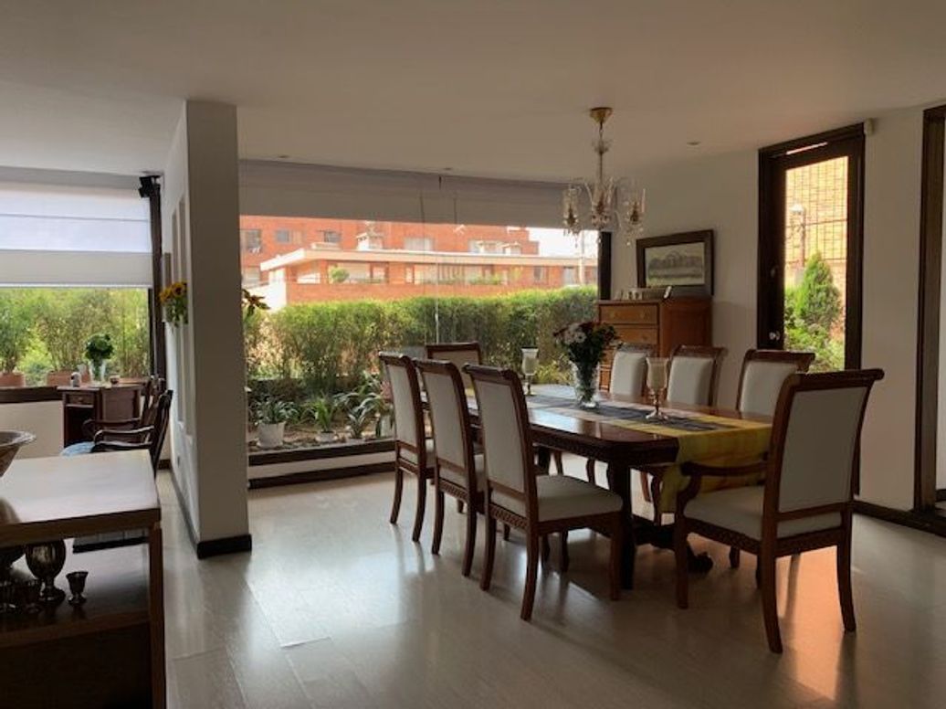 Apartamento de 3 alcobas en venta en Los Rosales - Edif Los Eucaliptus, Bogotá, 216 m² · foto 13 de 19