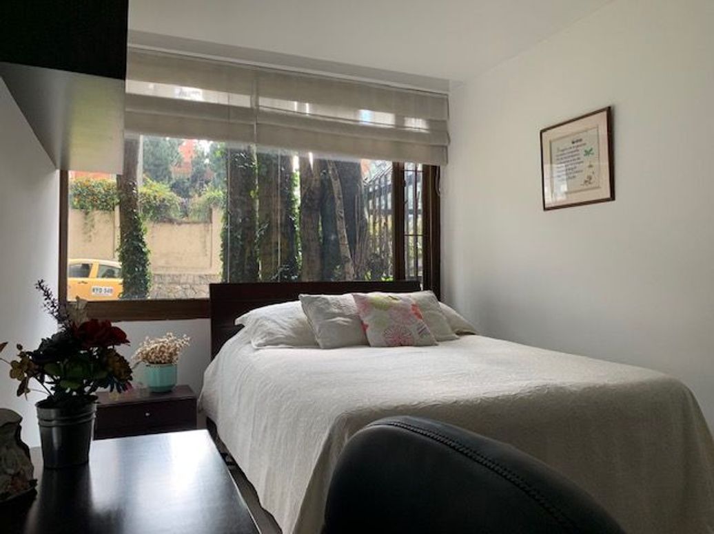 Apartamento de 3 alcobas en venta en Los Rosales - Edif Los Eucaliptus, Bogotá, 216 m² · foto 7 de 19