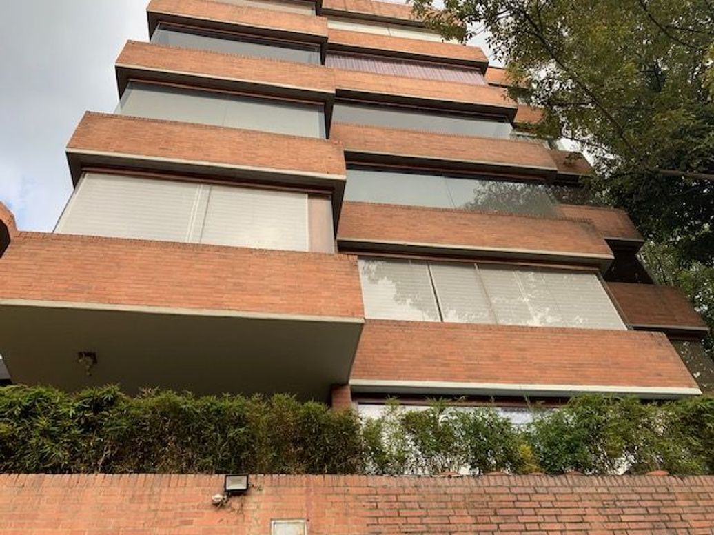 Apartamento de 3 alcobas en venta en Los Rosales - Edif Los Eucaliptus, Bogotá, 216 m² · foto 8 de 19