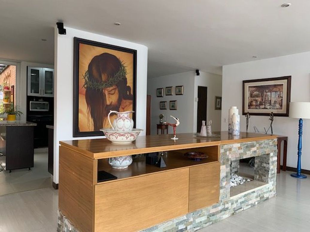 Apartamento de 3 alcobas en venta en Los Rosales - Edif Los Eucaliptus, Bogotá, 216 m² · foto 10 de 19