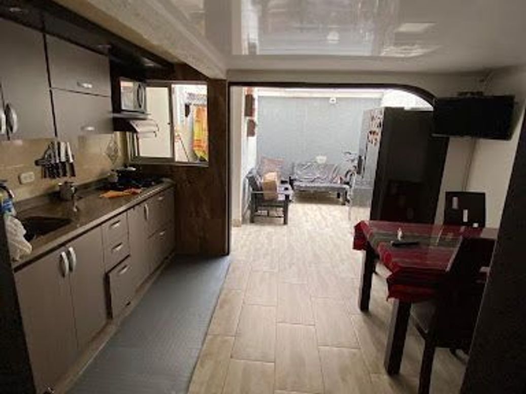 Casa de 4 alcobas en venta en Villas De Granada, Bogotá, 192 m² · foto 4 de 20