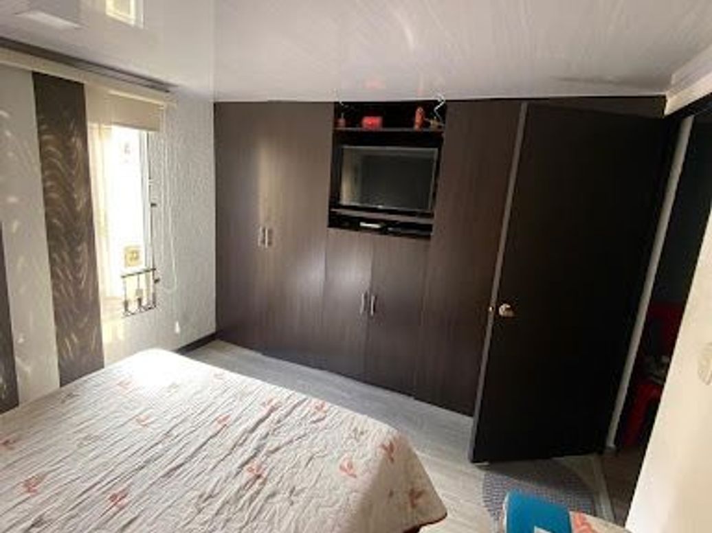 Casa de 4 alcobas en venta en Villas De Granada, Bogotá, 192 m² · foto 9 de 20