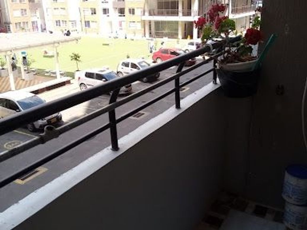 Apartamento de 2 alcobas en venta en Fontibón, Bogotá, 46 m² · foto 2 de 20