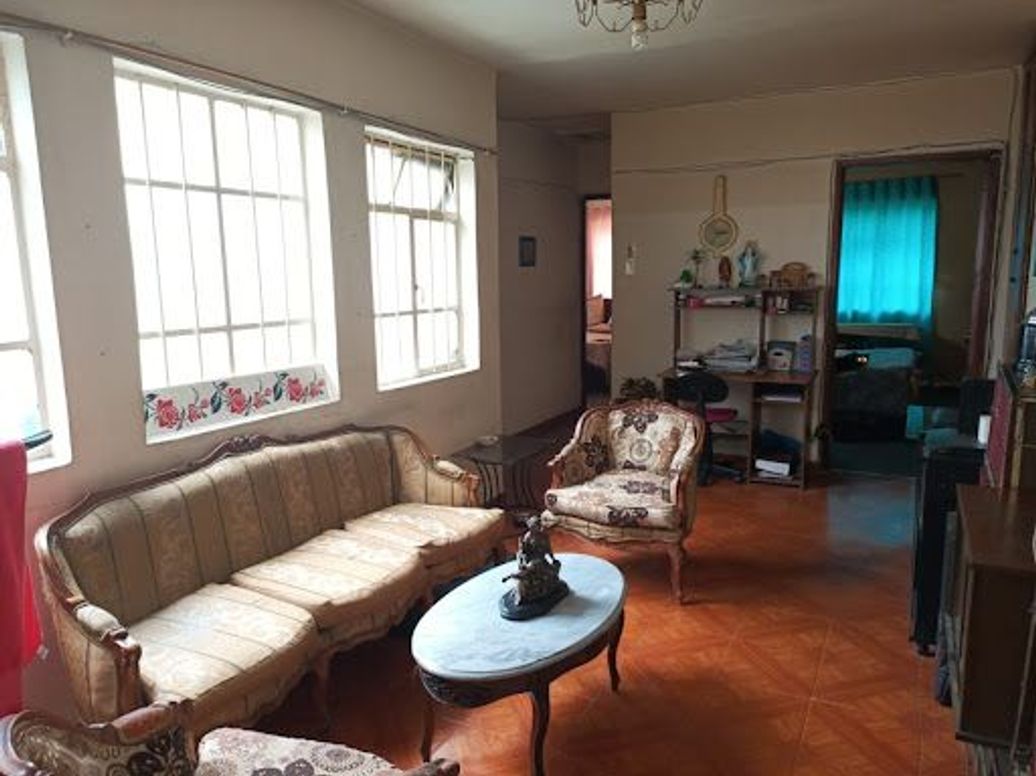 Casa de 8 alcobas en venta en San Luis, Bogotá, 414 m² · foto 2 de 12