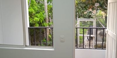 Apartamento en venta bello niquia camacol,segundo piso,sala comedor,tres alcobas,cocina integral,un baño,balcon,piso en ceramica.https://www.inmobiliariatrianon.com/inmueble/3366