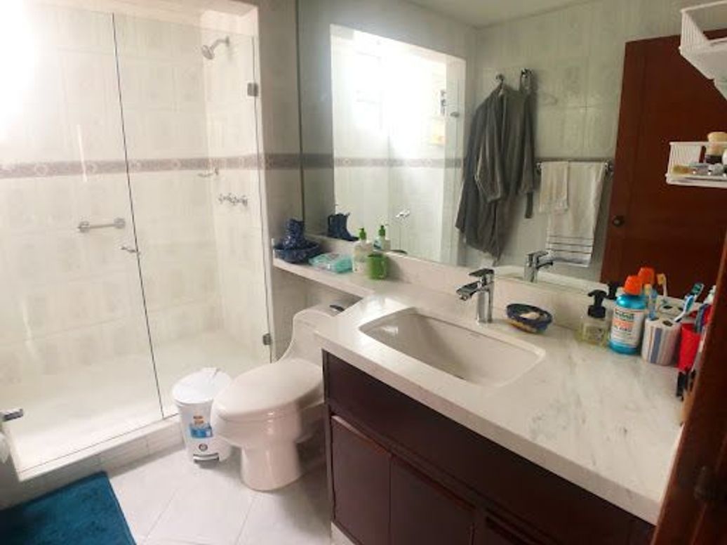 Apartamento de 3 alcobas en venta en Santa Barbara Central, Bogotá, 140 m² · foto 10 de 15