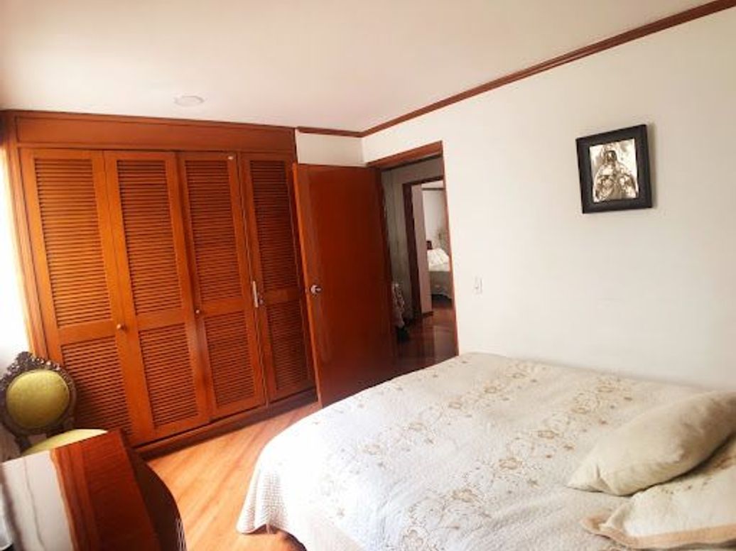 Apartamento de 3 alcobas en venta en Santa Barbara Central, Bogotá, 140 m² · foto 12 de 15