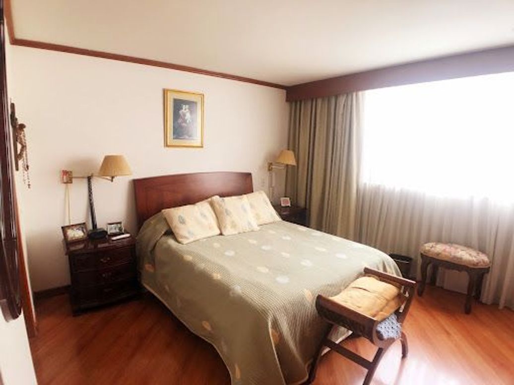 Apartamento de 3 alcobas en venta en Santa Barbara Central, Bogotá, 140 m² · foto 8 de 15