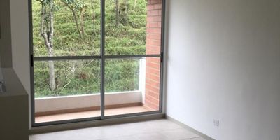Apartamento en venta en Envigado, barrio Loma del Barro. Este inmueble, ubicado en el piso 9, ofrece 65.88 m² con 3 habitaciones y 2 baños. Dispone de 2 parqueaderos. Se encuentra en excelentes condiciones y forma parte de una unidad residencial completa, ideal para quien busca comodidad en Envigado. El valor de venta es de $380,000,000. Para conocer este apartamento en Loma del Barro, Envigado, puede contactarnos a través de WhatsApp, la opción quiero que me contacten o ver teléfonos.