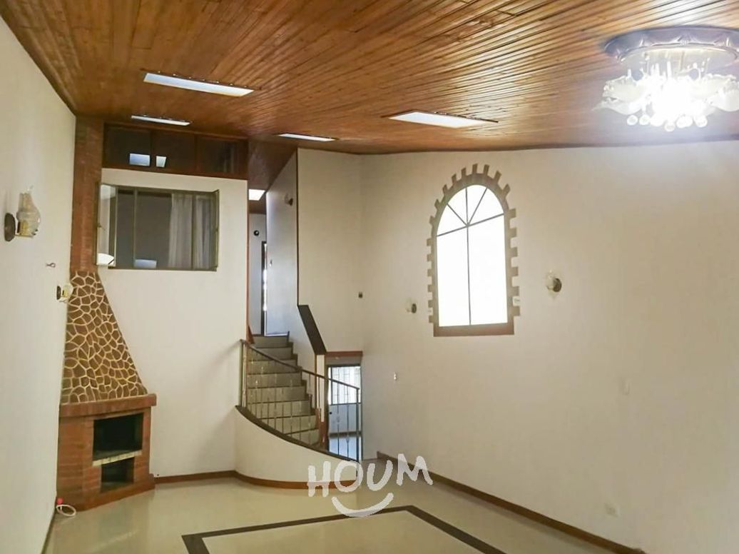 Casa de 6 alcobas en venta en Los Andes, Bogotá, 300 m² · foto 4 de 20