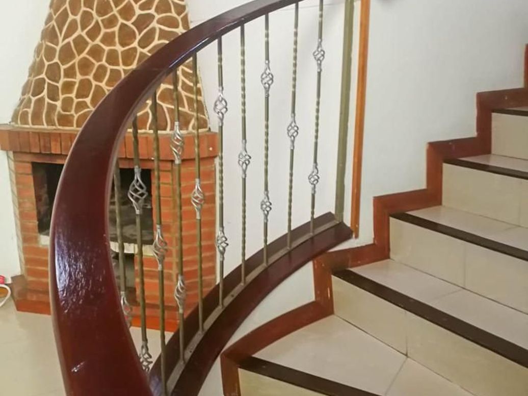 Casa de 6 alcobas en venta en Los Andes, Bogotá, 300 m² · foto 3 de 20