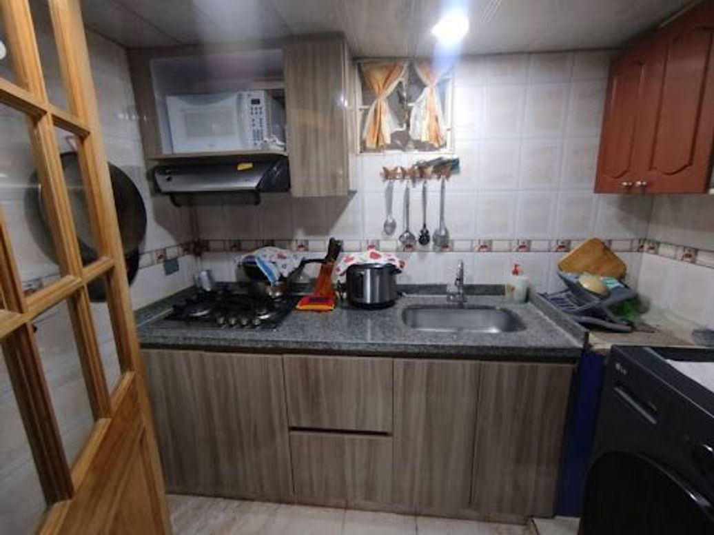 Apartamento de 3 alcobas en venta en Los Cerezos, Bogotá, 58 m² · foto 4 de 17