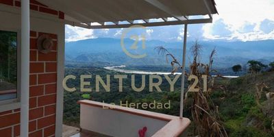 En este lote, a 15 minutos del casco urbano; podrás construir tu vivienda, y disfrutar de excelente clima y del hermoso paisaje del cañón del Rio Cauca y de las empinadas montañas del la cordillera Occidental de los Andes. Es Excelente inversión, por la alta valorización a corto y mediano plazo; por que esta zona está muy cerca a obras de infraestructura en 4G, que conducen al túnel del Toyo y al Puerto de Urabá; que es el futuro del país en materia económica.