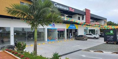 Local perfecto para su negocio al lado de un gran gimnasio, el Cemtenario Mall  que tiene supermercados y locales variados en sus tres niveles.  Esta es la oportunidad que esperaba para ubicar su emprendimiento. Agende su cita ya para conocerlo.