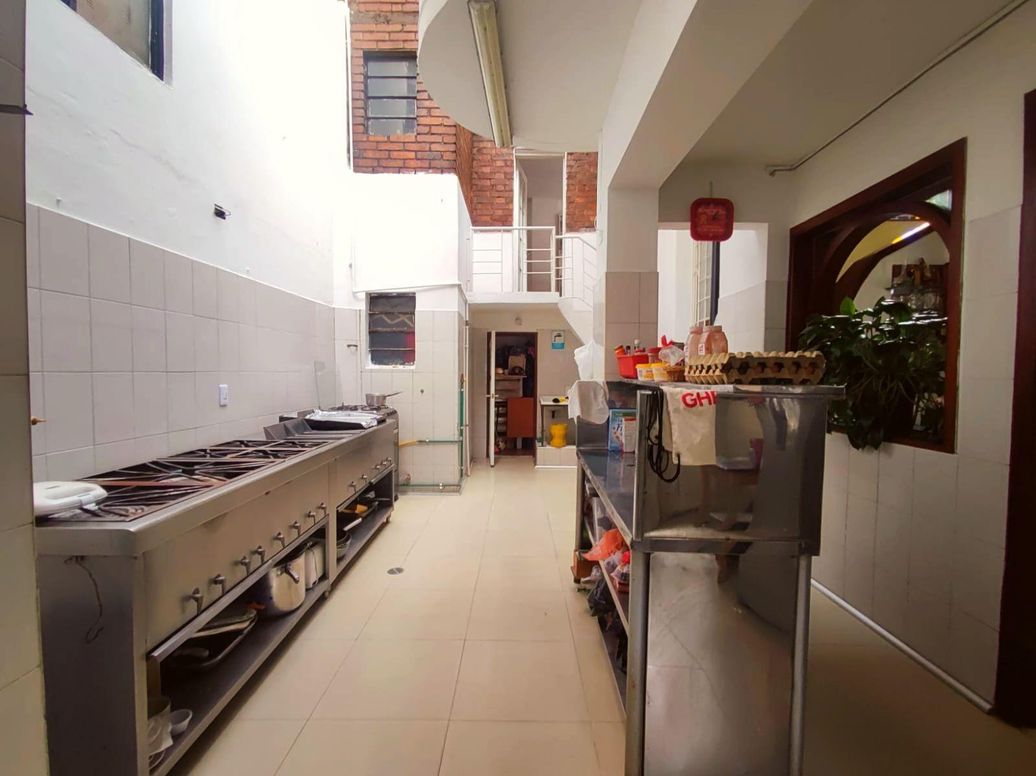 Casa de 6 alcobas en venta en La Magdalena, Bogotá, 320 m² · foto 6 de 17