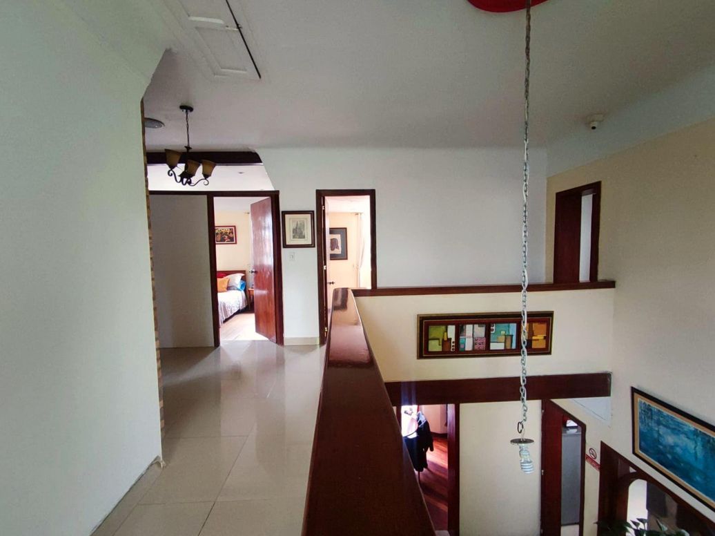 Casa de 6 alcobas en venta en La Magdalena, Bogotá, 320 m² · foto 7 de 17