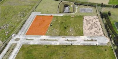 Oportunidad en el mejor parque industrial de la Zona, Área 12500 m cuadrados,  red de gas natural, setenta y cinco KWA, índice de Construcción del cien construya su bodega sin necesidad de aislamientos ni retrocesos, área de parqueaderos, andenes y zonas de maniobra asumidas por el proyecto y ya construidas. doce parqueaderos para automóviles, Parque industrial y terminal de carga con centro comercial, Salones de convenciones, Oficinas, Hotel, Plazoleta de comidas, Serviteca, Estación de servicio y bascula. Con Urbanismo listo, conexiones para servicios públicos frente a cada lote, Redes de acueducto y alcantarillado conectadas a las redes del municipio.