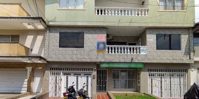 Oficina comercial primer piso ubicado en el Sector de&nbsp;belén rosales, en la carrera 70, nos ofrece una área de 80 metros aproximadamente, 3 baños, piso en porcelanato, con servicios independientes.
Los datos de los inmuebles promocionados en la página web están sujetos a cambio y verificación de disponibilidad.&nbsp;