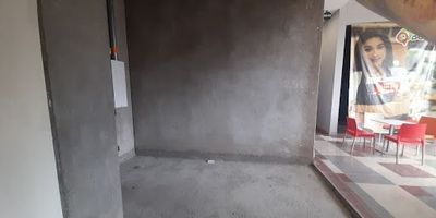 Que esperas para rentar este espectacular local en el centro comercial beillyn Niquía, excelente ubicación , iluminación natural, cerca al centro comercial puerta del norte, transito de bello, estación Niquía, ideal para un restaurante, o todo tipo de comidas.