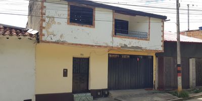 INMUEBLE DAVIVIENDA. Te presentamos este confortable apartamento ubicado en La Jaboncilla, un lugar estratégico de la ciudad. Cuenta con cuatro habitaciones, un baño, cocina semi-integral, zona de lavandería, sala-comedor, estudio y balcón. Cercano a colegios, parques, supermercados, todo lo que necesitas para tu bienestar y el de los tuyos. Contáctanos y déjanos tener el privilegio de ayudarte a encontrar tu lugar ideal. Se comercializa sin servicio de agua ni energía ya que se comparte con el primer piso.